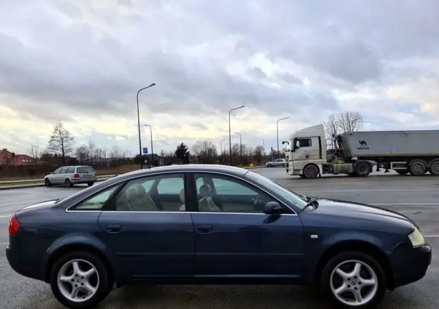 AUDI A6 Limousine 