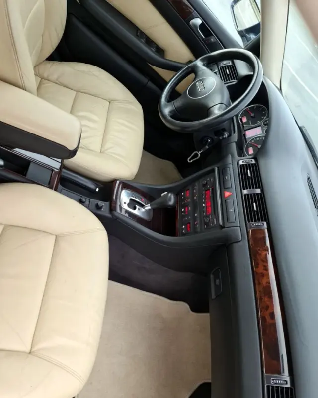 AUDI A6 Limousine 