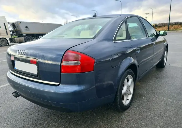AUDI A6 Limousine 