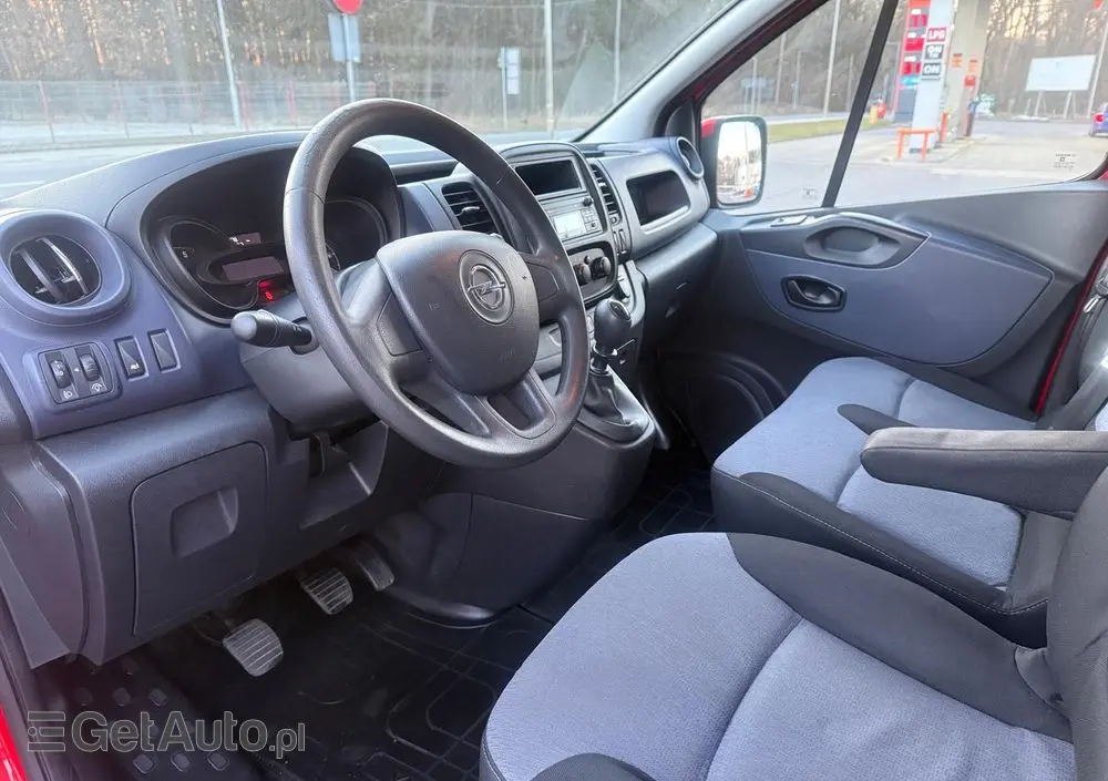 OPEL Vivaro 