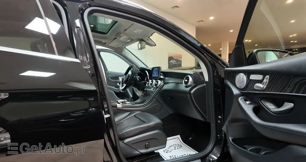 MERCEDES-BENZ GLC 