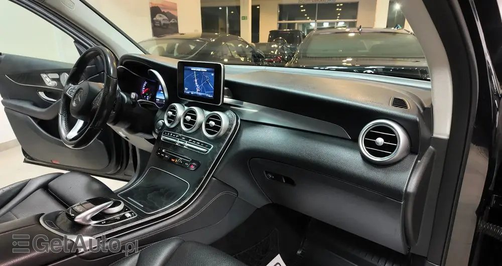 MERCEDES-BENZ GLC 