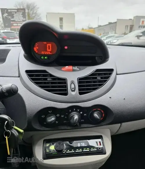 RENAULT Twingo 
