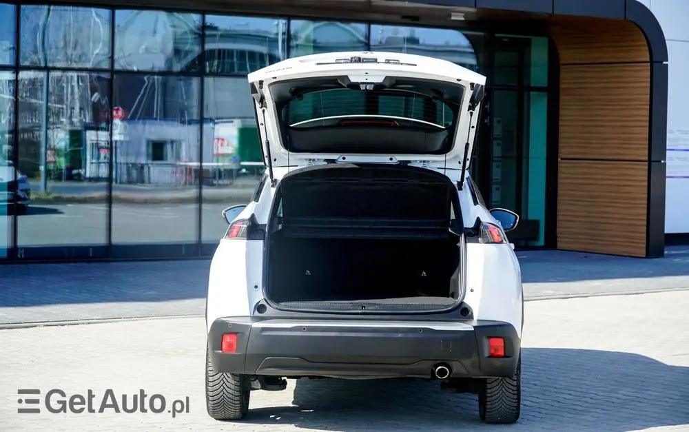 PEUGEOT 2008 BlueHDi 130 EAT8 Allure Pack