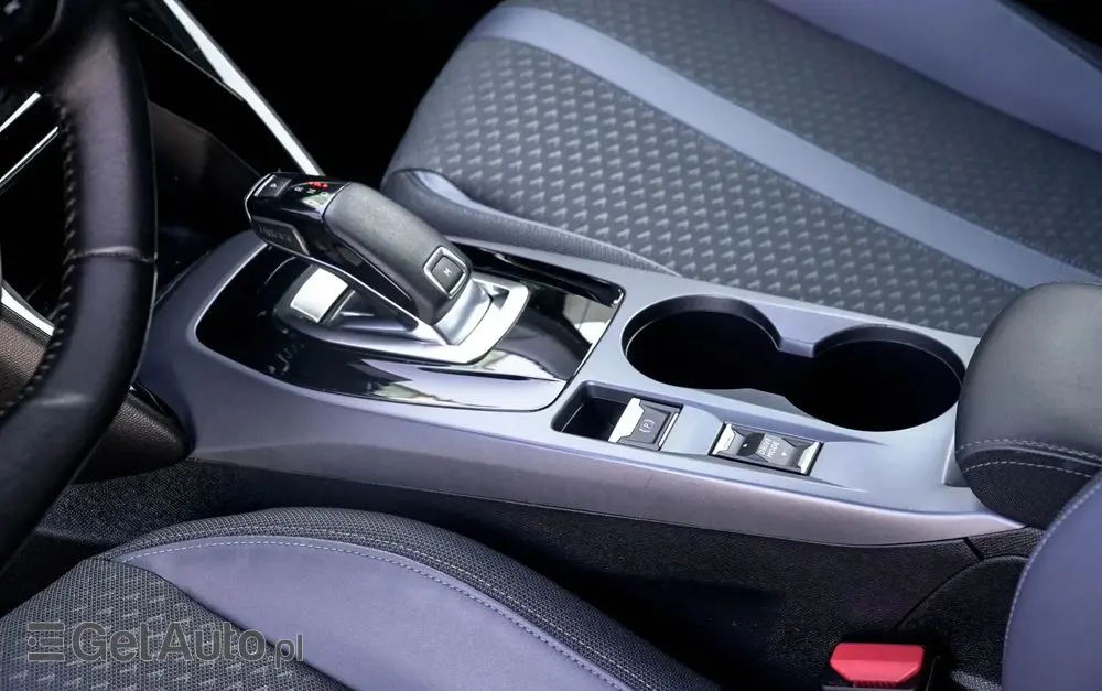 PEUGEOT 2008 BlueHDi 130 EAT8 Allure Pack