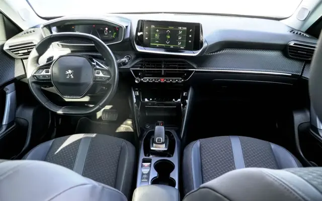 PEUGEOT 2008 BlueHDi 130 EAT8 Allure Pack