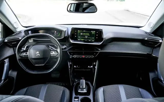 PEUGEOT 2008 BlueHDi 130 EAT8 Allure Pack