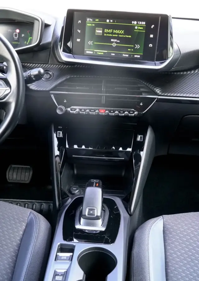 PEUGEOT 2008 BlueHDi 130 EAT8 Allure Pack