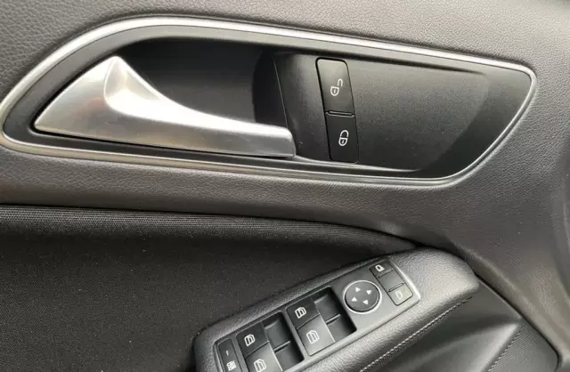 MERCEDES-BENZ Klasa A A 160 CDI (90 KM)