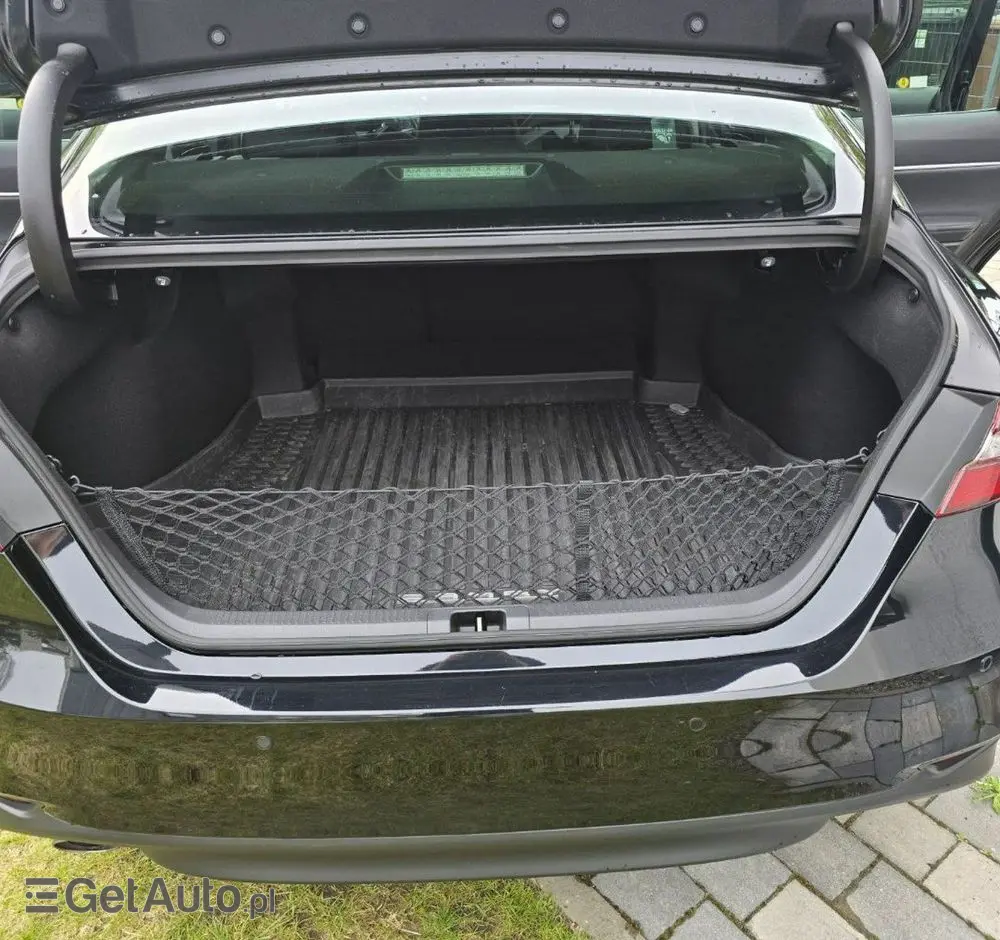 TOYOTA Camry 2.5 Hybrid Executive CVT