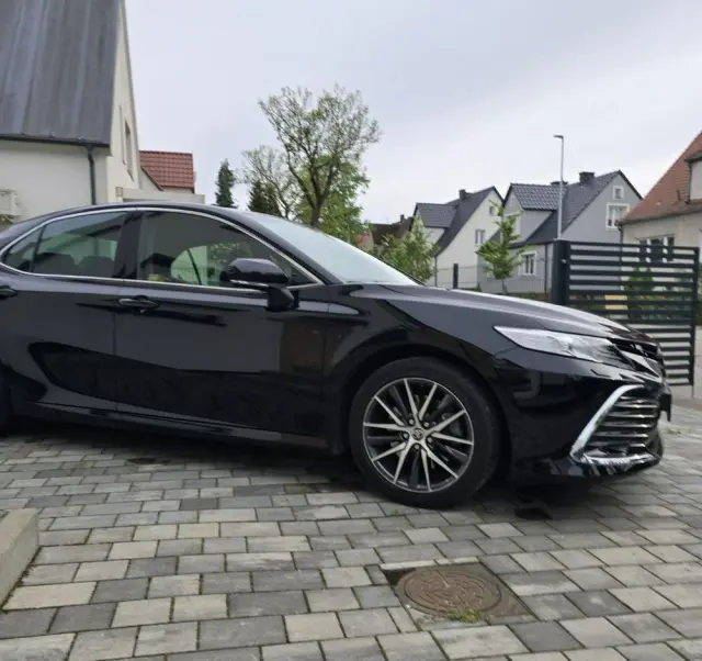 TOYOTA Camry 2.5 Hybrid Executive CVT