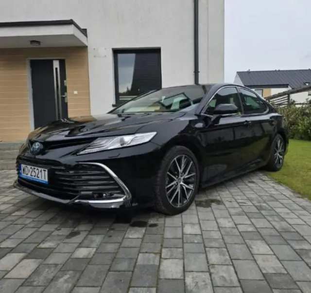 TOYOTA Camry 2.5 Hybrid Executive CVT