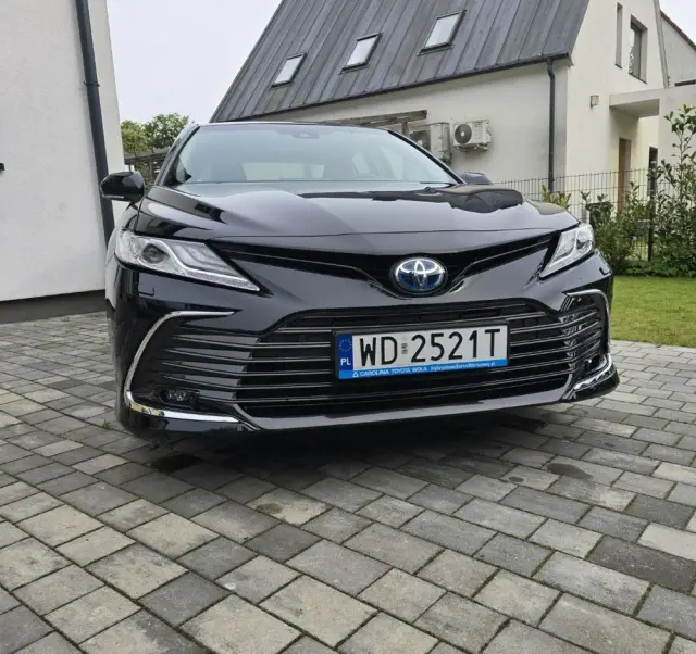 TOYOTA Camry 2.5 Hybrid Executive CVT