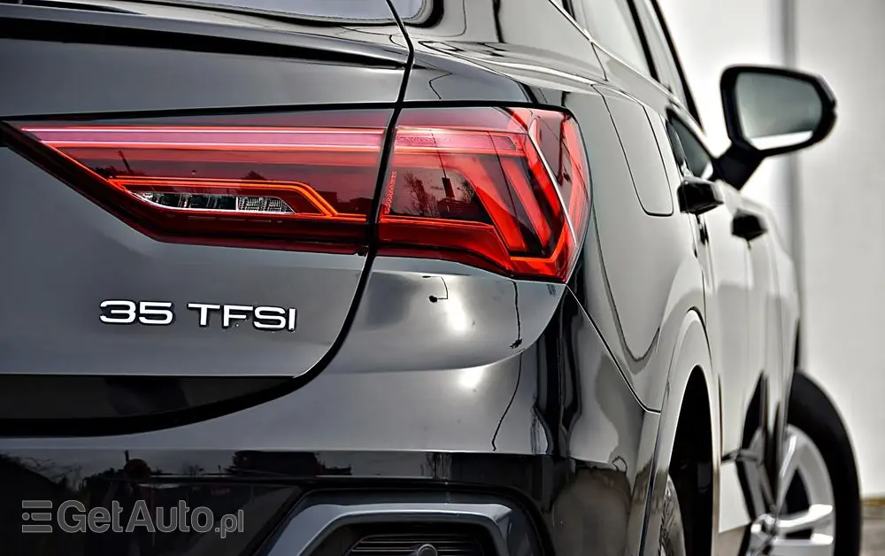 AUDI Q3 35 TFSI S tronic