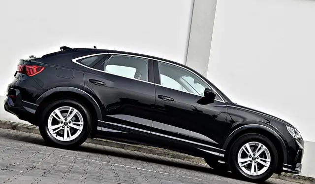 AUDI Q3 35 TFSI S tronic