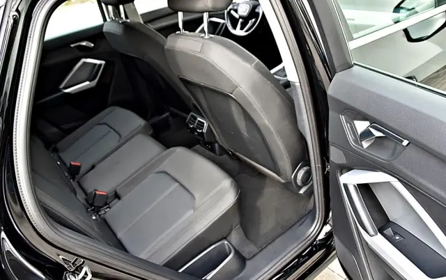 AUDI Q3 35 TFSI S tronic