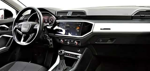 AUDI Q3 35 TFSI S tronic