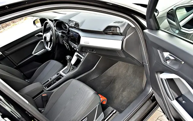 AUDI Q3 35 TFSI S tronic