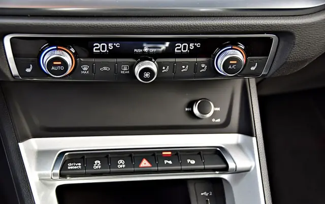 AUDI Q3 35 TFSI S tronic