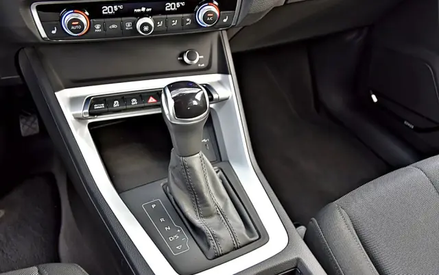 AUDI Q3 35 TFSI S tronic