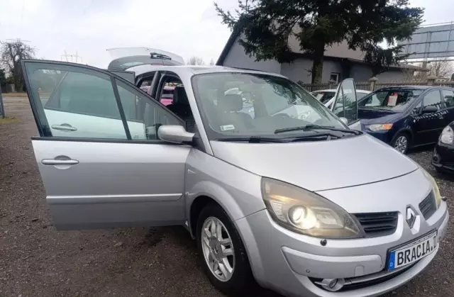 RENAULT Grand Scenic 