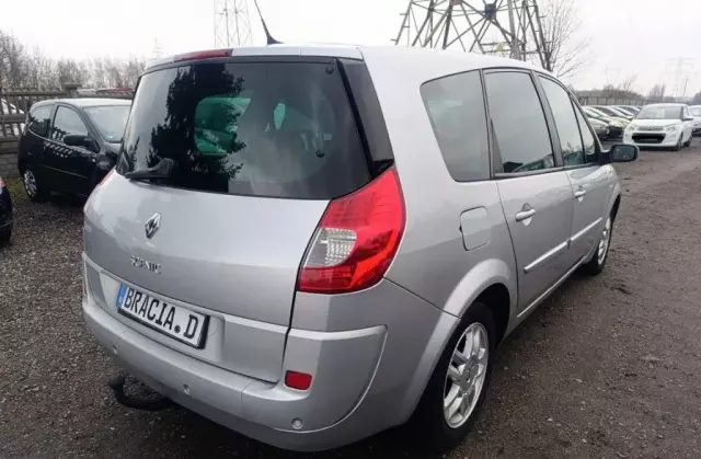 RENAULT Grand Scenic 