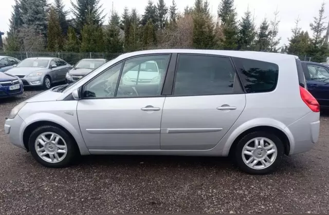RENAULT Grand Scenic 