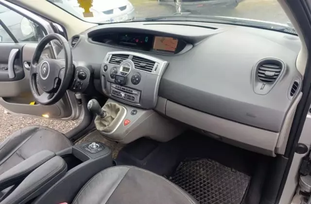 RENAULT Grand Scenic 