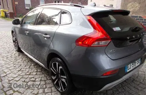 VOLVO V40 Cross Country 