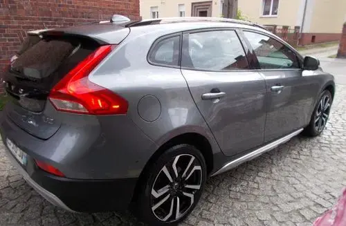 VOLVO V40 Cross Country 