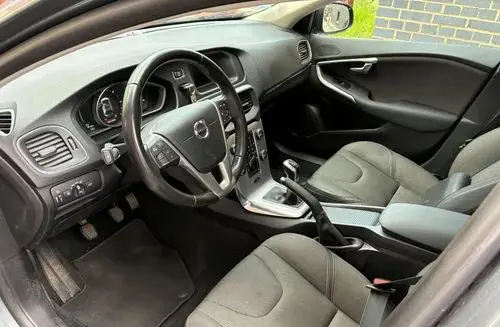 VOLVO V40 Cross Country 