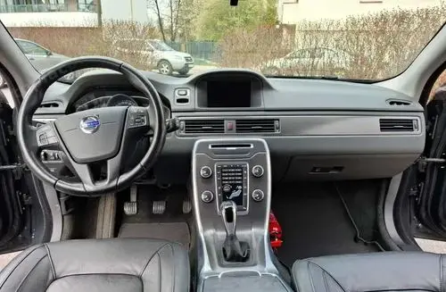 VOLVO V70 