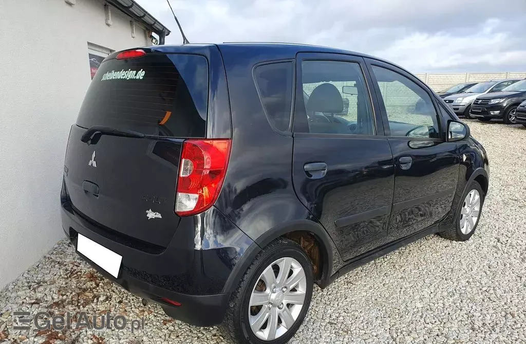MITSUBISHI Colt 