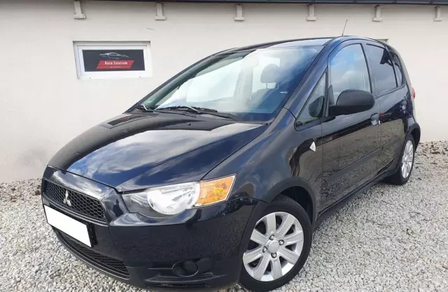 MITSUBISHI Colt 