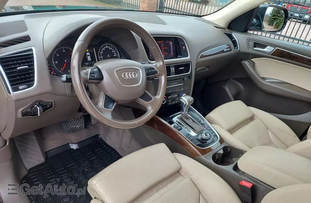 AUDI Q5 