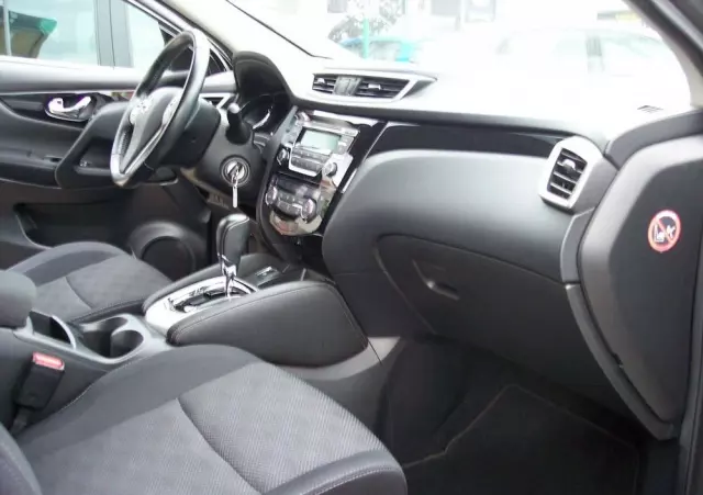 NISSAN Qashqai 1.2 DIG-T Acenta Xtronic EU6