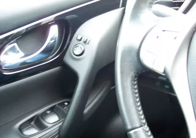 NISSAN Qashqai 1.2 DIG-T Acenta Xtronic EU6