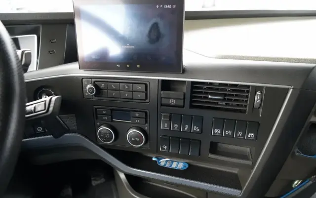 VOLVO FH 500 / I-SAVE / HYDRAULIKA /  RETARDER / KLIMATYZACJA POSTOJOWA / 399 TYS KM /  I- SHFIT / TV / NOWY MODEL 