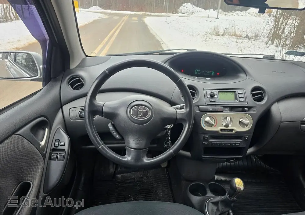 TOYOTA Yaris 1.3 VVT-i Executive