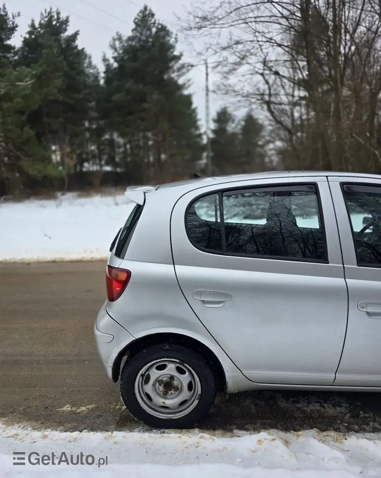 TOYOTA Yaris 1.3 VVT-i Executive