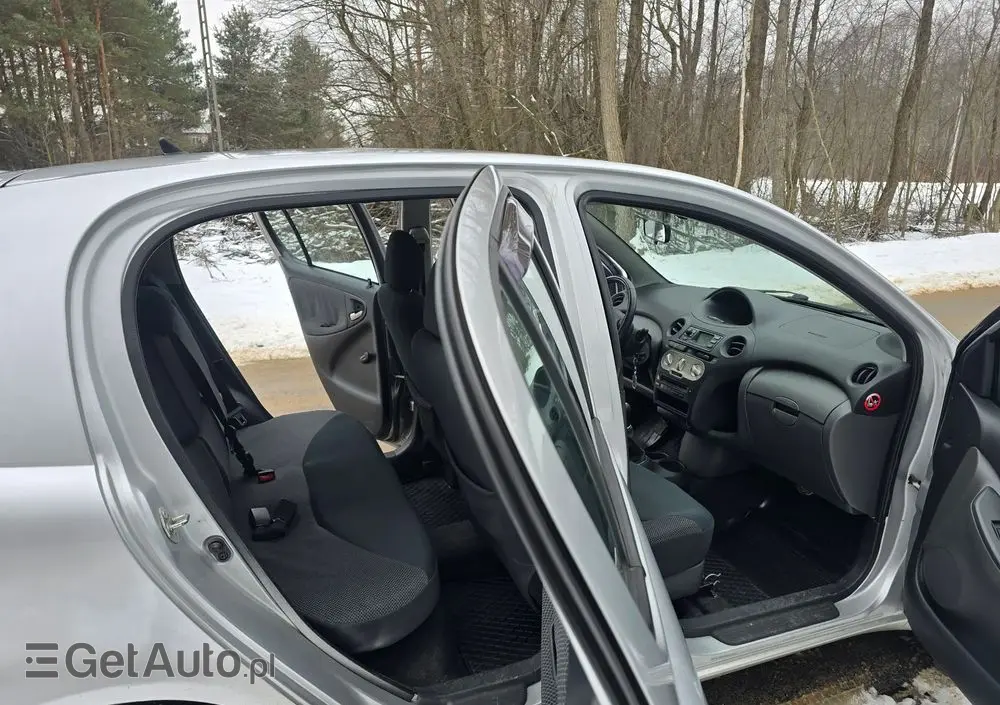 TOYOTA Yaris 1.3 VVT-i Executive