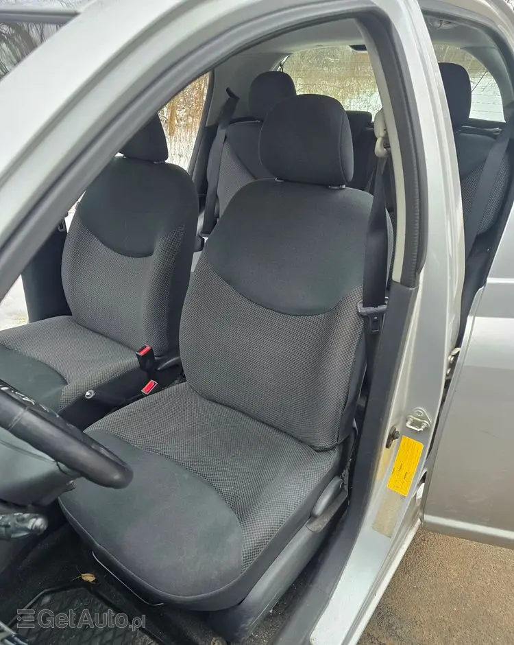 TOYOTA Yaris 1.3 VVT-i Executive