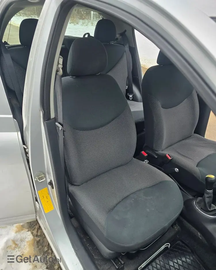 TOYOTA Yaris 1.3 VVT-i Executive