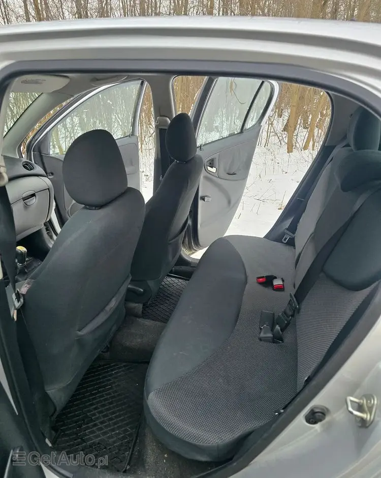 TOYOTA Yaris 1.3 VVT-i Executive