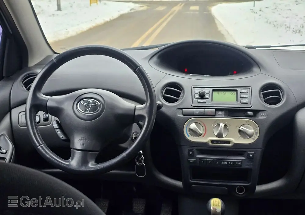 TOYOTA Yaris 1.3 VVT-i Executive