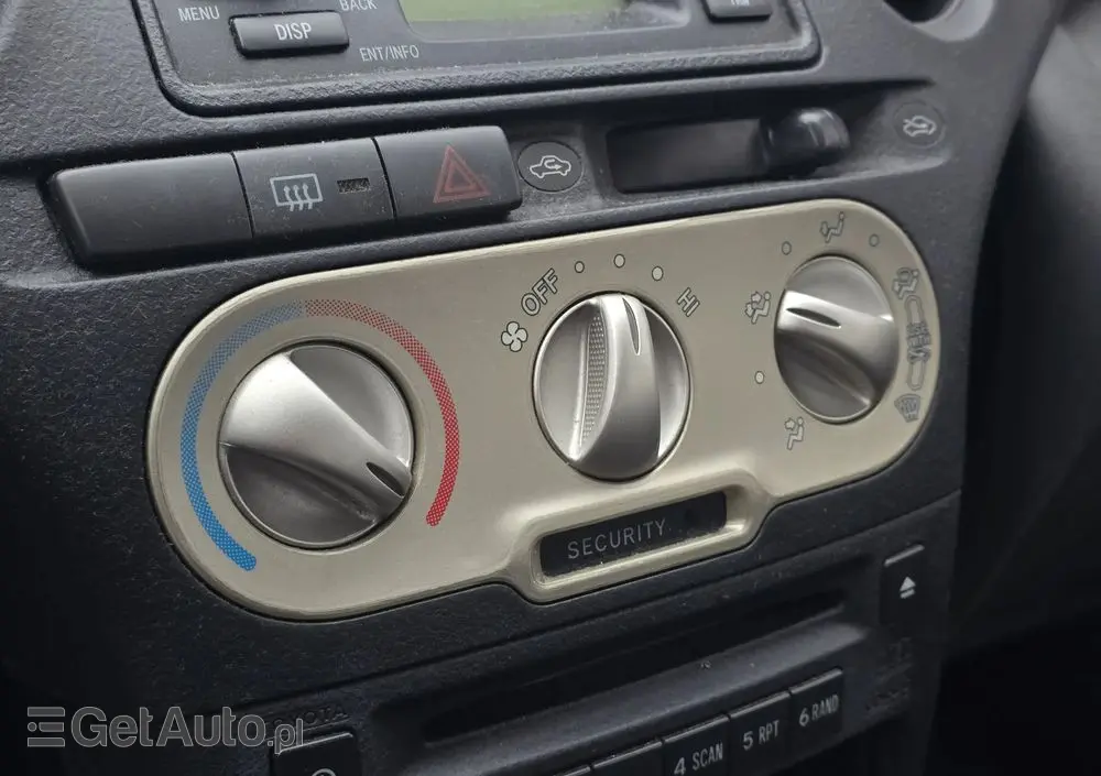 TOYOTA Yaris 1.3 VVT-i Executive