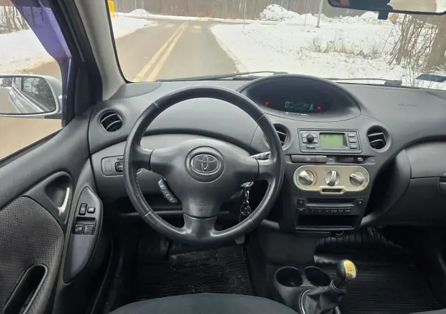 TOYOTA Yaris 1.3 VVT-i Executive