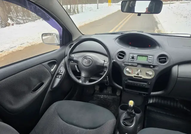 TOYOTA Yaris 1.3 VVT-i Executive