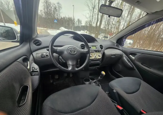 TOYOTA Yaris 1.3 VVT-i Executive