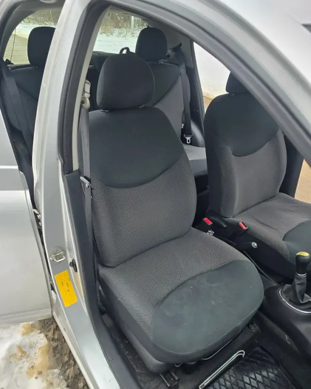 TOYOTA Yaris 1.3 VVT-i Executive